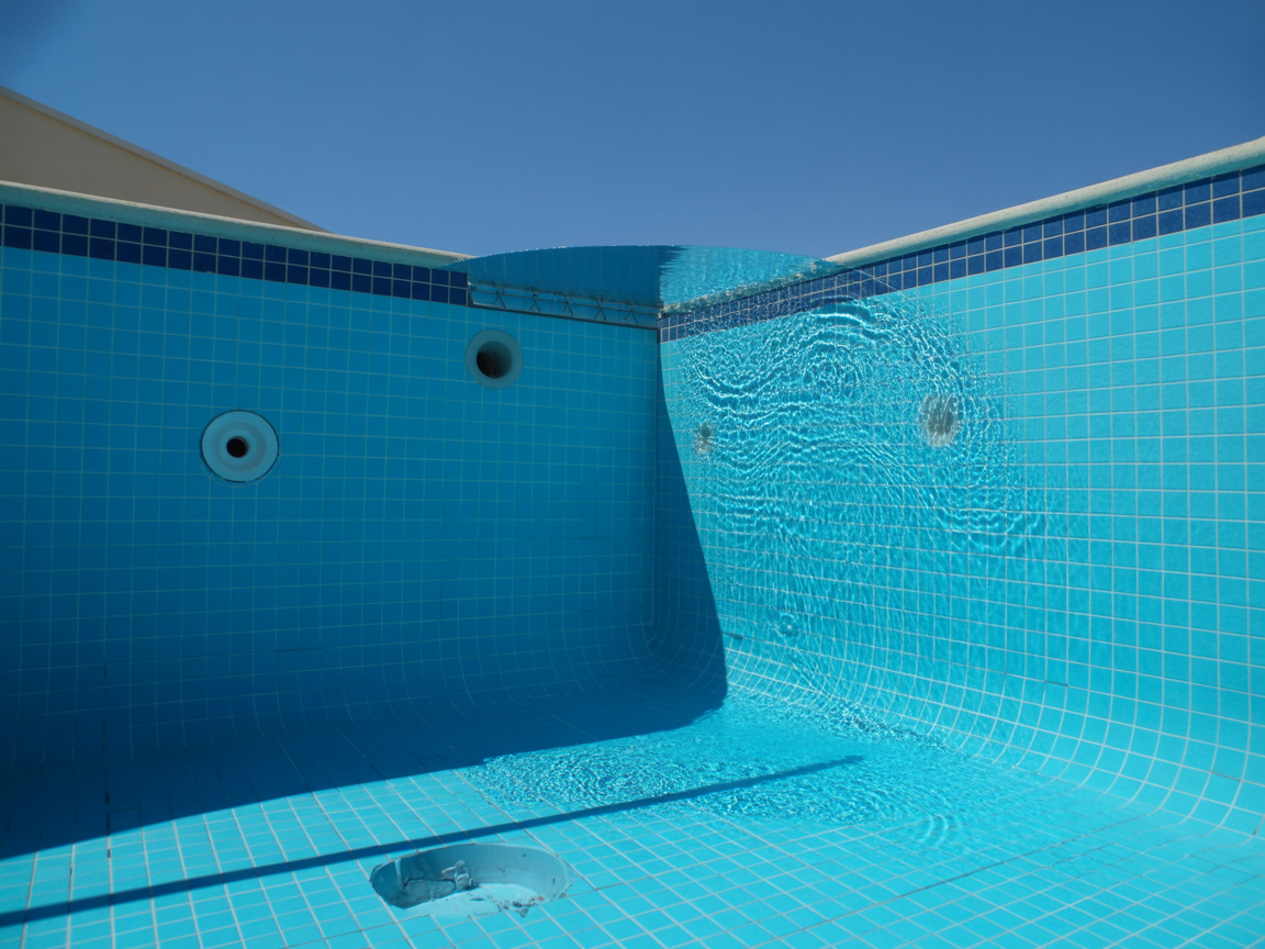 Cape Town pool showing water evaporation effects