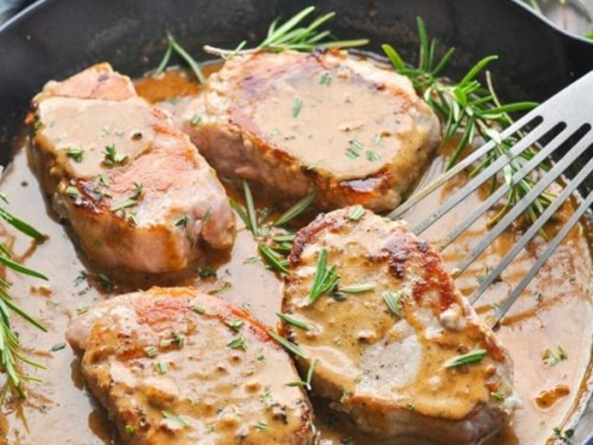 Pork Chops with Apple Cider Gravy